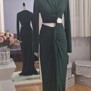 507.-Haljina-duga-smaragdno-zelena-s-rasporkom-naprijed-dugi-rukavi-uni-S-L-MPC-34.00 €-grudi-80-105-cm-struk-70-85-cm-bokovi-80-105-cm-duljina-155-cm.