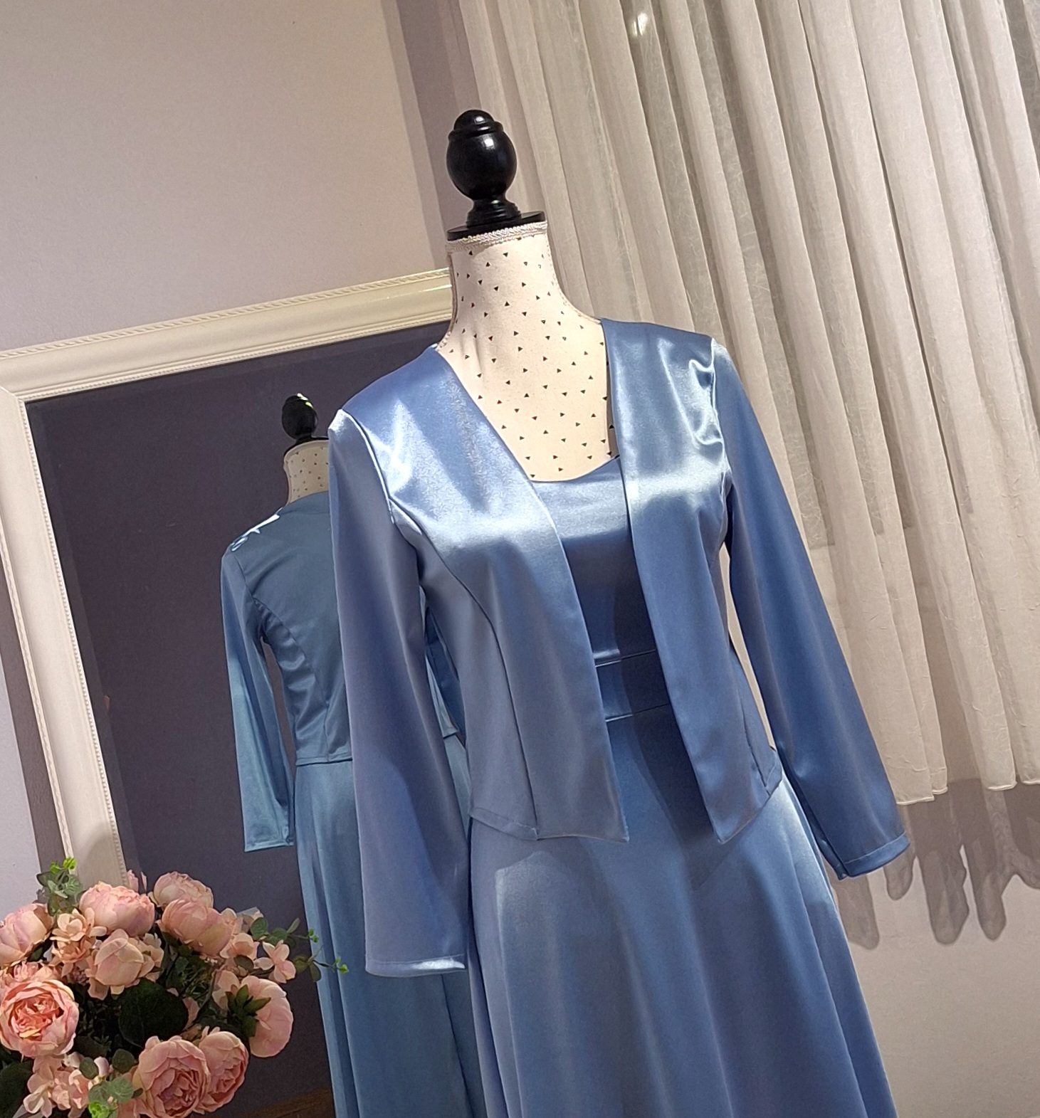 324. Bolero svijetlo plave boje, uni S-L, MPC 16,50 € (2)