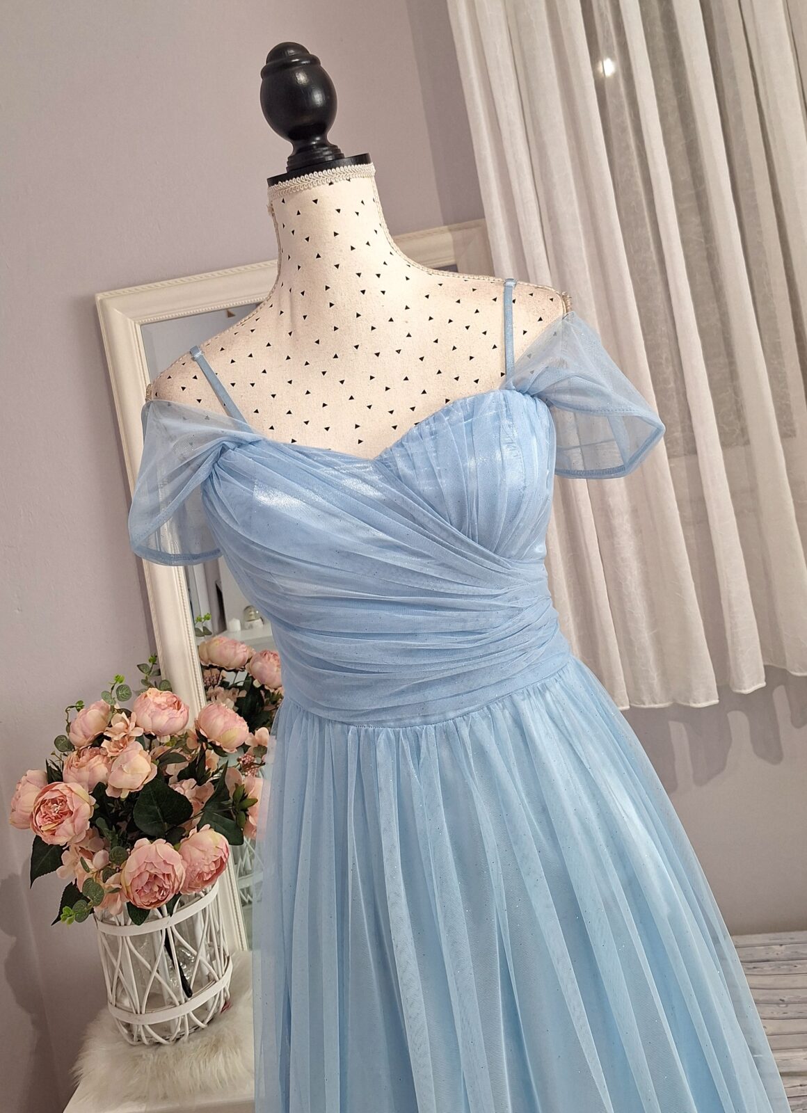 453. haljina duga svijetlo plava sa šljokicama, uni S-L, MPC 59,00 € rastezljiva u grudima 75-100 cm, duljina 150 cm (3)