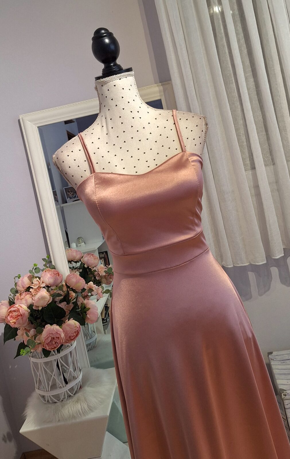 468. haljina midi prljavo roza na vezanje, uni XS-L, MPC 33,00 € rastezljiva u grudima 70-100 cm, 10 cm ispod grudi 70-80 cm, duljina 140 cm (3)