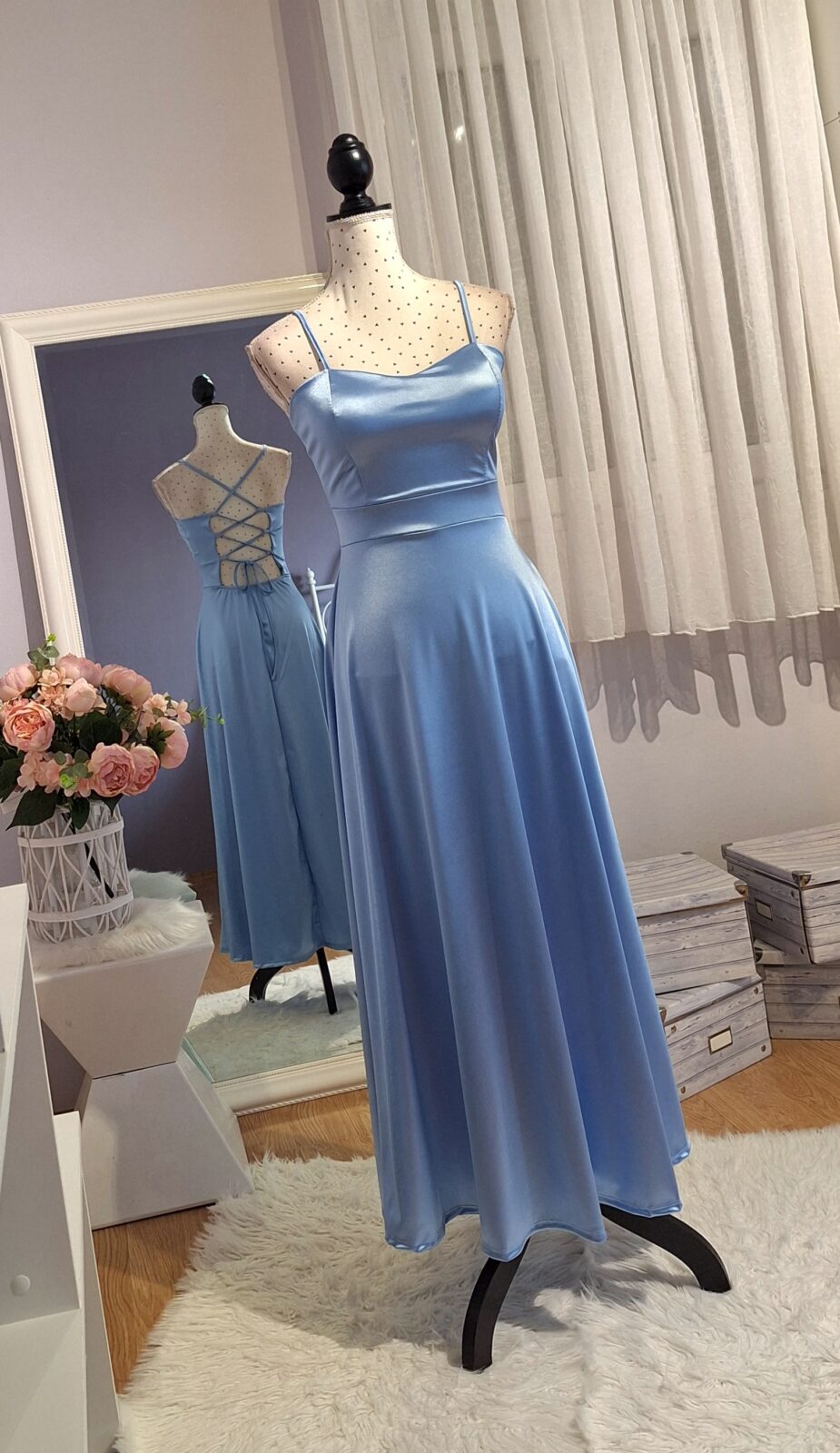 468. haljina midi svijetlo plava na vezanje, uni XS-L, MPC 33,00 € rastezljiva u grudima 70-100 cm, 10 cm ispod grudi 70-80 cm, duljina 140 cm (2)