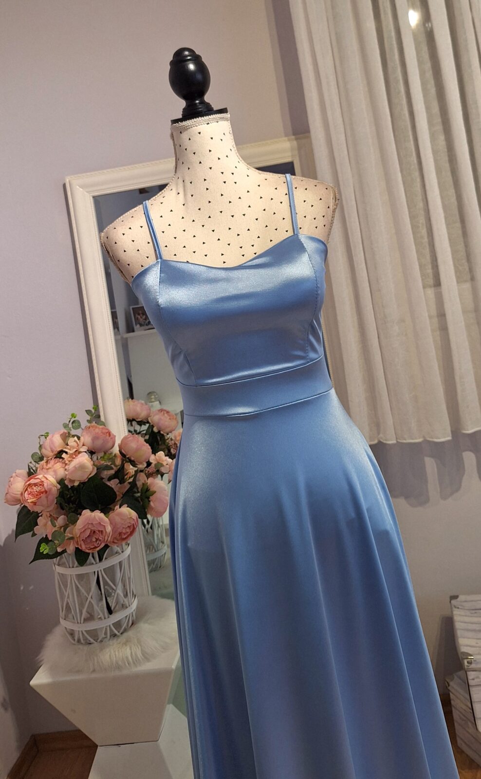 468. haljina midi svijetlo plava na vezanje, uni XS-L, MPC 33,00 € rastezljiva u grudima 70-100 cm, 10 cm ispod grudi 70-80 cm, duljina 140 cm (3)