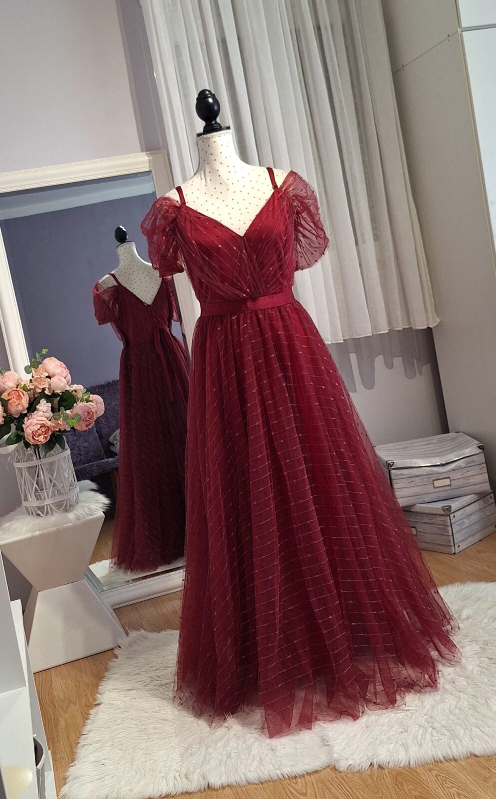 441. Haljina duga bordo od tila, uni 2XL-3XL, MPC 65,00 €,