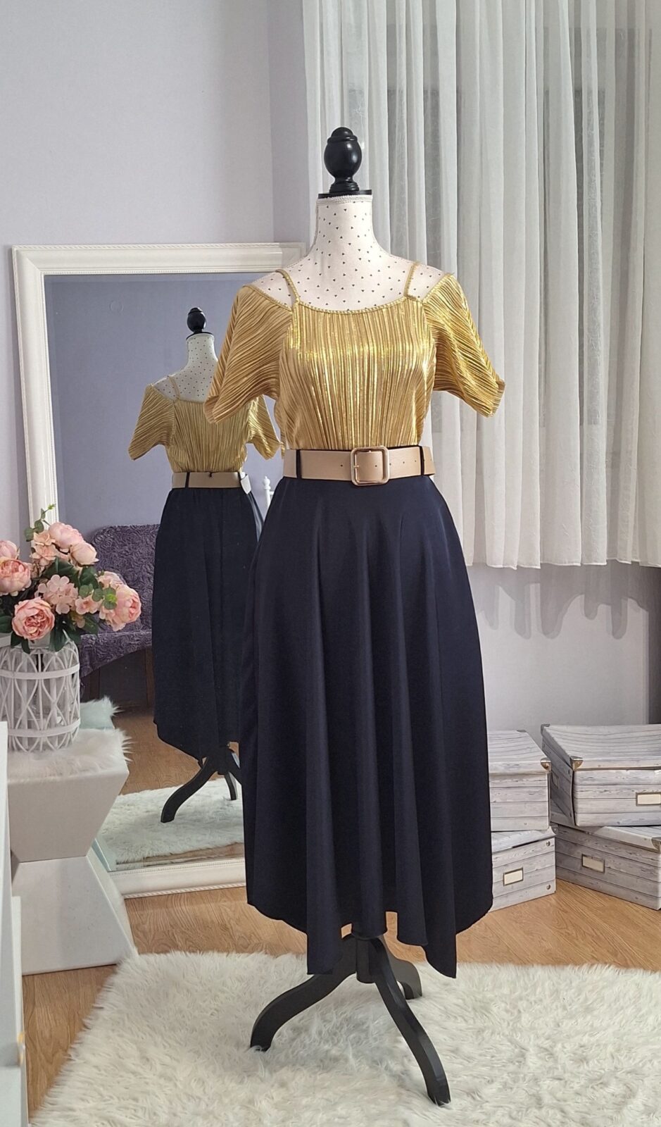 293. Suknja midi tamno plava sa remenom, uni S-L, MPC 24,00 €, struk 80-100 cm, duljina 95 cm, Suknja midi tamno plava sa remenom