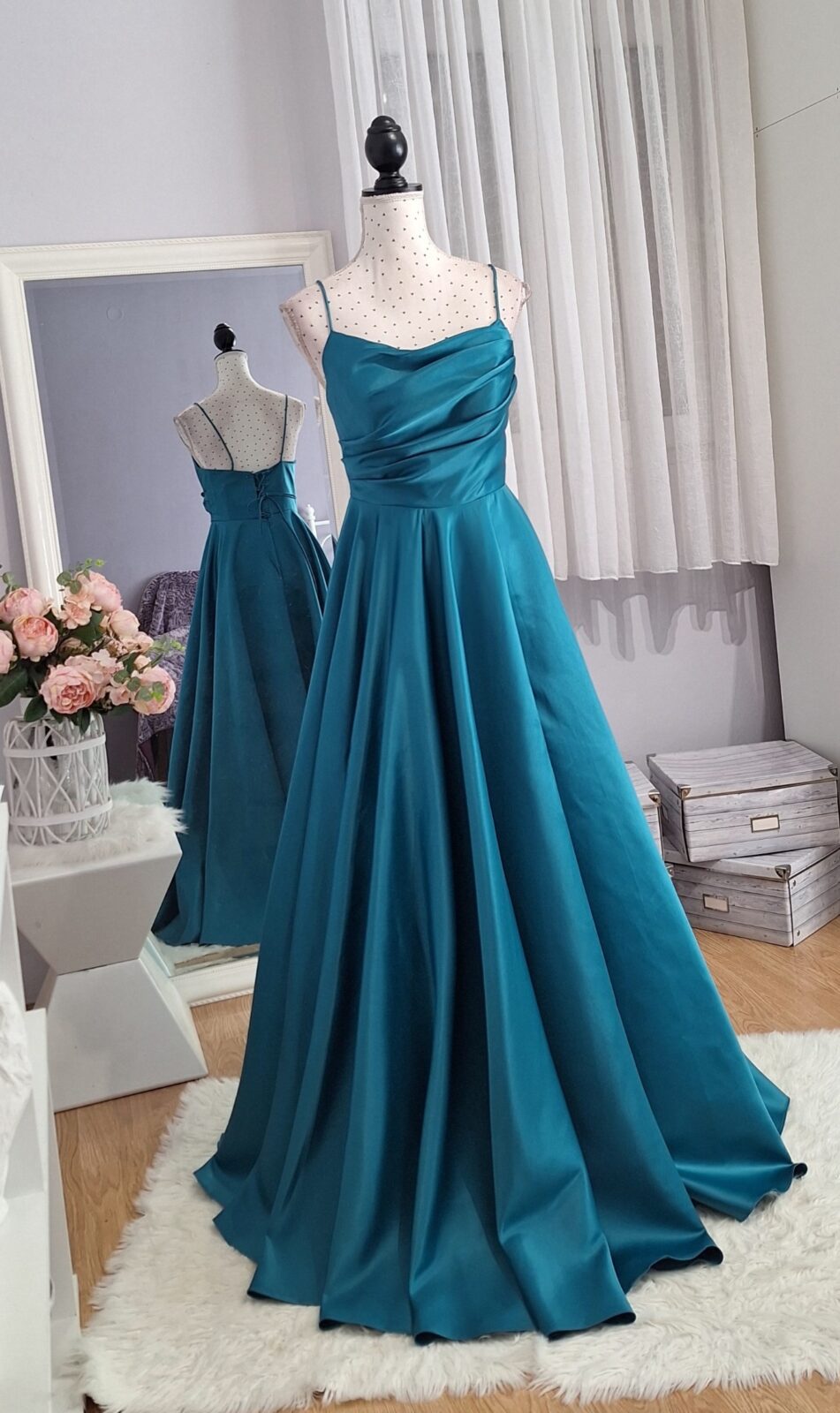 432. Haljina duga tirkizna na vezanje, uni M-L, MPC 68,00 €,